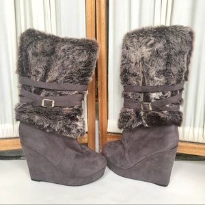 Unsensored winter wedge boots size 8.5